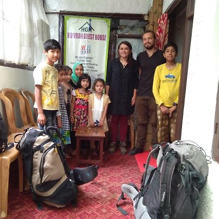 Howrah Guest House Srīnagar エクステリア 写真