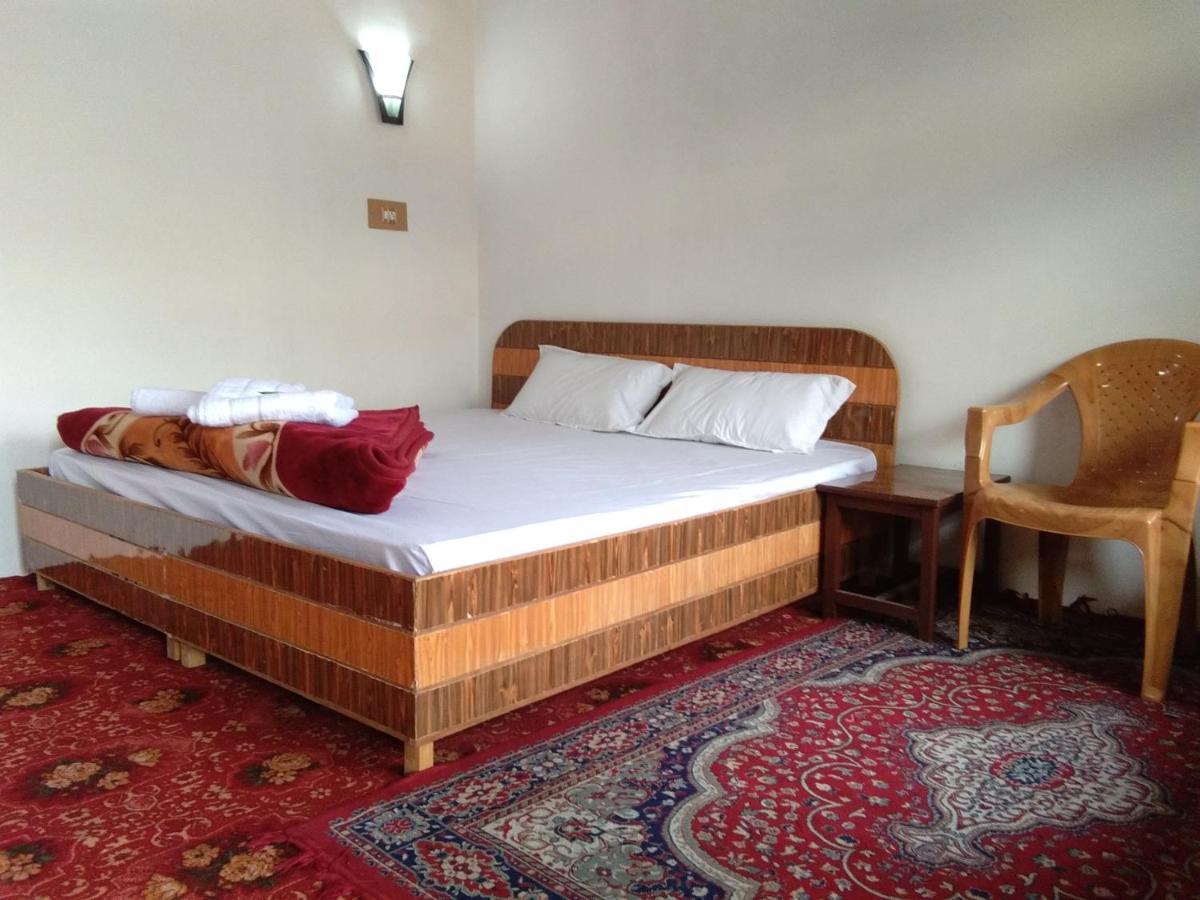 Howrah Guest House Srīnagar エクステリア 写真