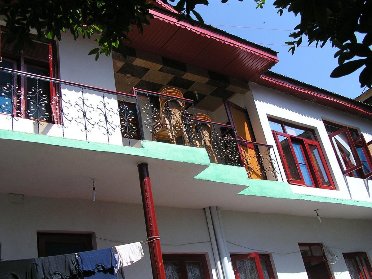 Howrah Guest House Srīnagar エクステリア 写真