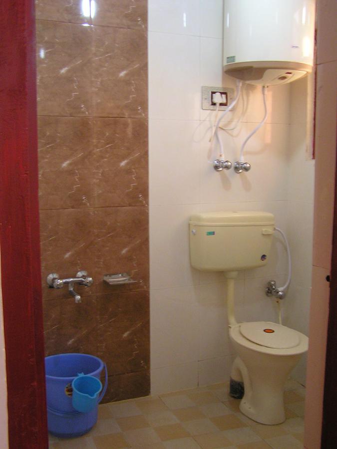 Howrah Guest House Srīnagar エクステリア 写真