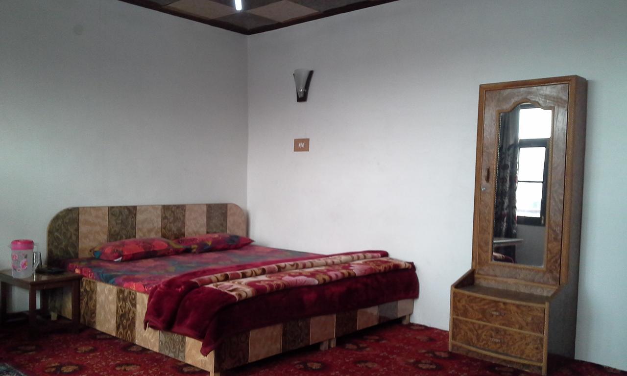 Howrah Guest House Srīnagar エクステリア 写真