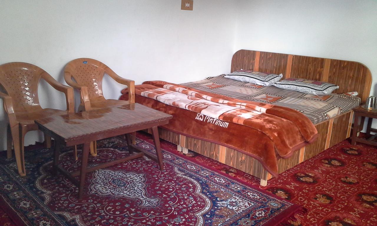 Howrah Guest House Srīnagar エクステリア 写真