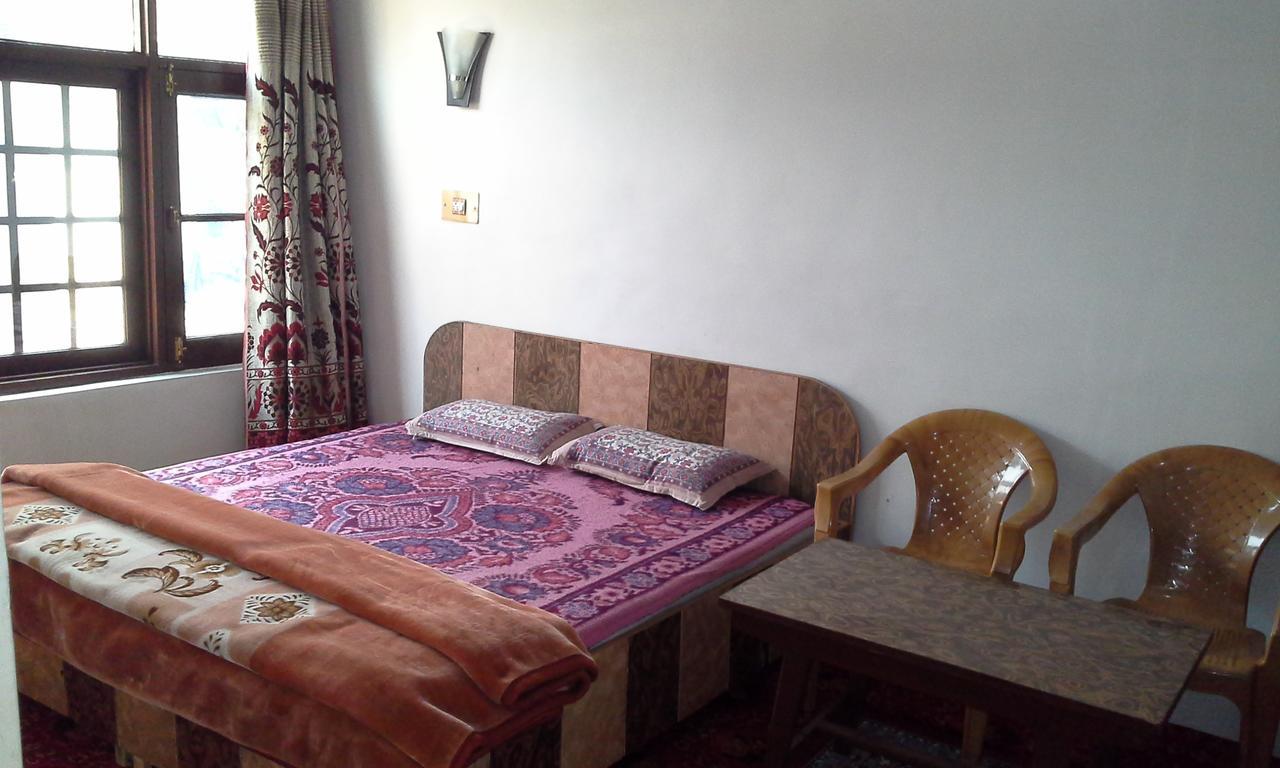 Howrah Guest House Srīnagar エクステリア 写真