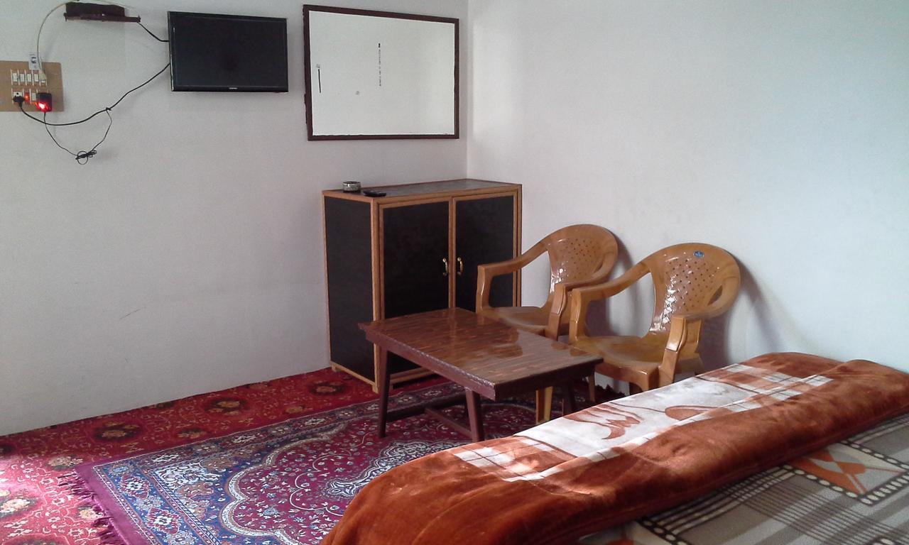 Howrah Guest House Srīnagar エクステリア 写真