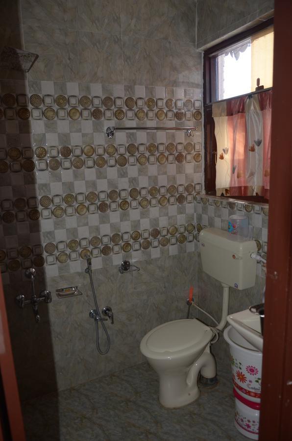 Howrah Guest House Srīnagar エクステリア 写真
