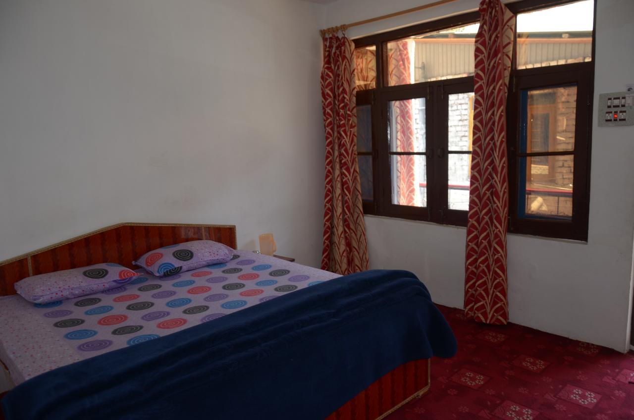 Howrah Guest House Srīnagar エクステリア 写真