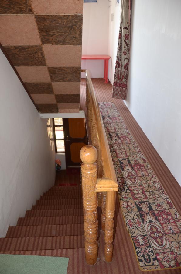 Howrah Guest House Srīnagar エクステリア 写真