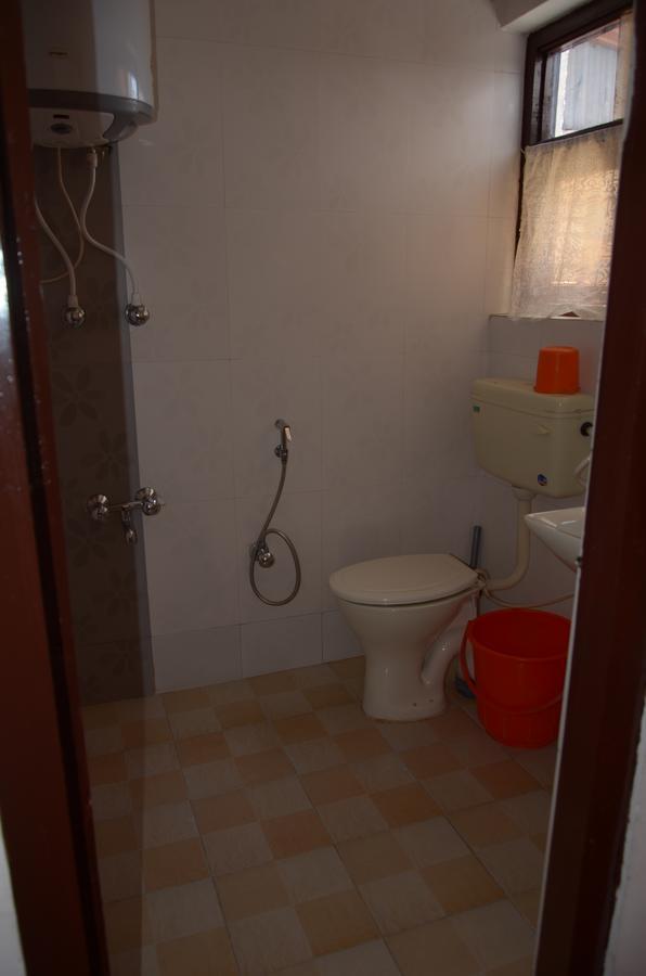 Howrah Guest House Srīnagar エクステリア 写真
