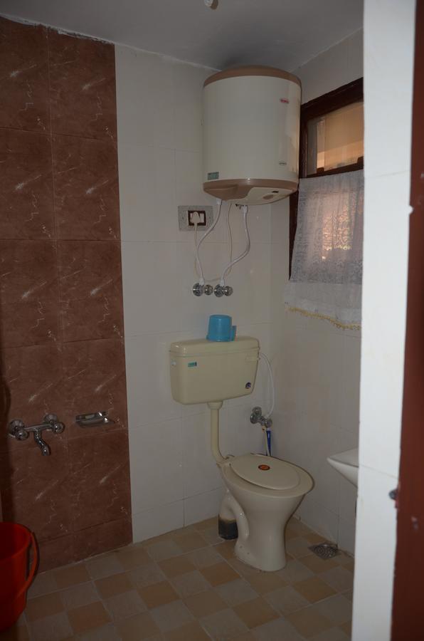 Howrah Guest House Srīnagar エクステリア 写真