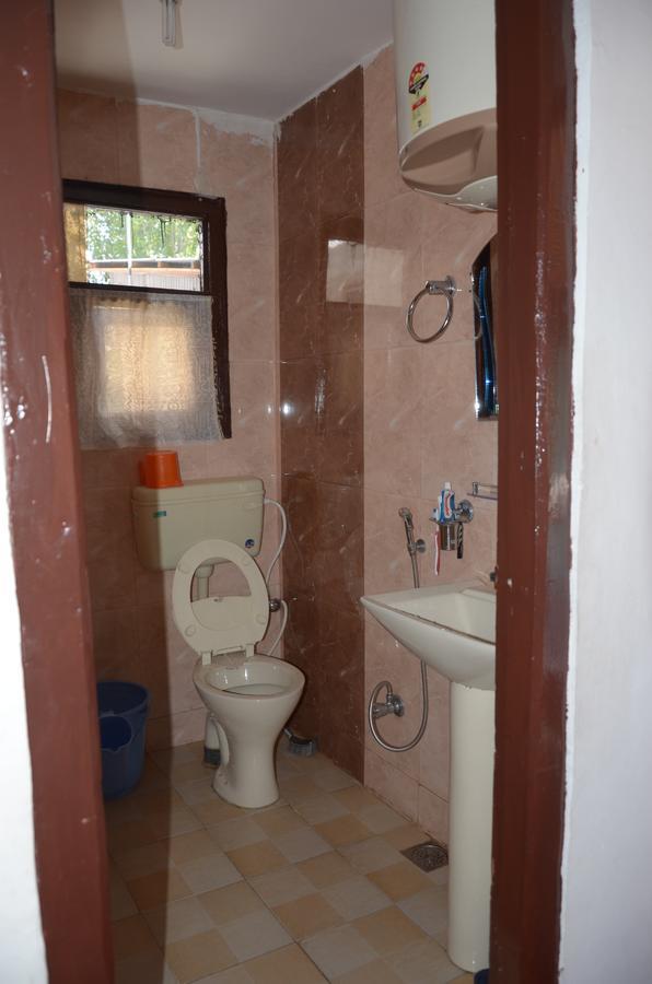 Howrah Guest House Srīnagar エクステリア 写真