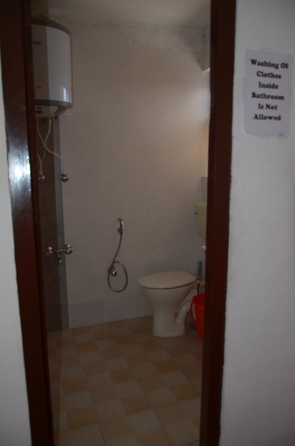 Howrah Guest House Srīnagar エクステリア 写真