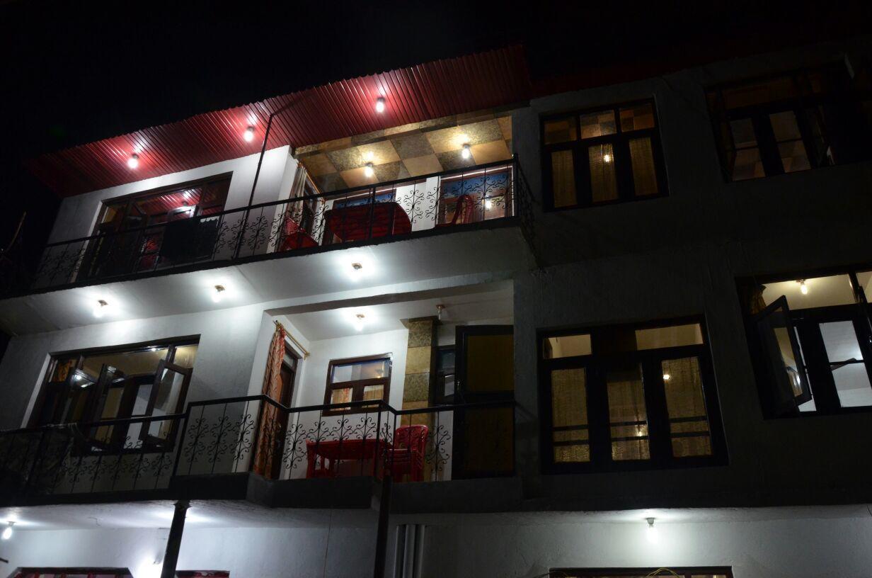 Howrah Guest House Srīnagar エクステリア 写真